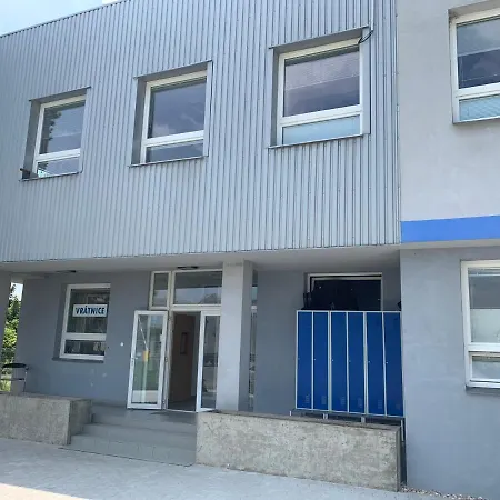 Ubytovani Litomericka S Parkovistem Διαμέρισμα *